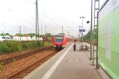 009-Поезд S-Bahn, прибывающий в Трюдеринг